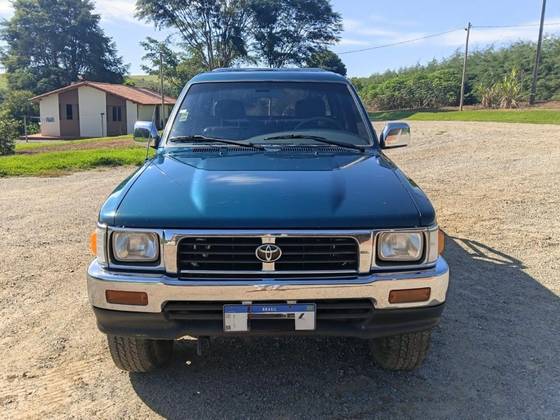 TOYOTA HILUX 2.8 SRS 4X4 CD 8V DIESEL 4P MANUAL